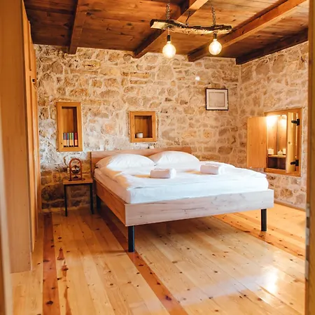 Kamena Oaza * Stolac